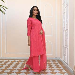 Surbhi Jyoti feet photo thumbnail