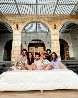 Surbhi Jyoti feet photo thumbnail