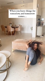 Surbhi Jyoti feet photo thumbnail