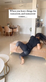 Surbhi Jyoti feet photo thumbnail