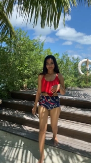 Surbhi Jyoti feet photo thumbnail