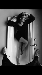 Surbhi Jyoti feet photo thumbnail