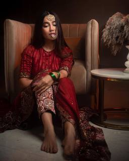 Surbhi Jyoti feet photo thumbnail