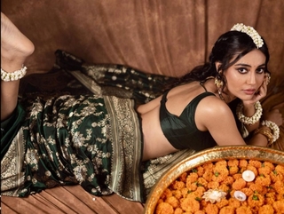 Surbhi Jyoti feet photo thumbnail