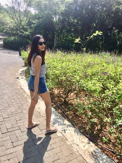 Surbhi Jyoti feet photo thumbnail