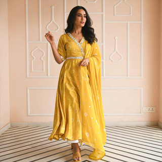 Surbhi Jyoti feet photo thumbnail