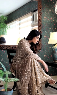 Surbhi Jyoti feet photo thumbnail