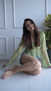 Surbhi Jyoti feet photo thumbnail