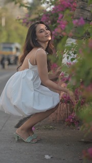 Surbhi Jyoti feet photo thumbnail