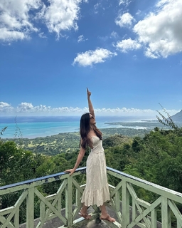 Surbhi Jyoti feet photo thumbnail