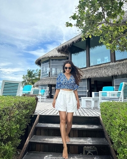 Surbhi Jyoti feet photo thumbnail