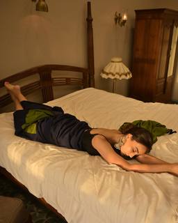 Surbhi Jyoti feet photo thumbnail