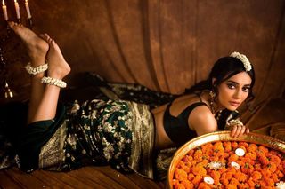 Surbhi Jyoti feet photo thumbnail