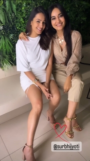 Surbhi Jyoti feet photo thumbnail