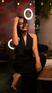 Surbhi Jyoti feet photo thumbnail