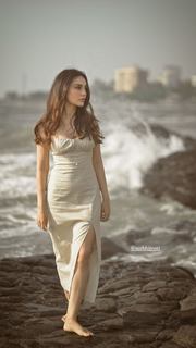 Surbhi Jyoti feet photo thumbnail