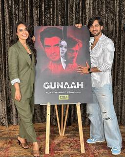 Surbhi Jyoti feet photo thumbnail