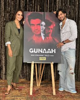 Surbhi Jyoti feet photo thumbnail