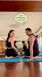 Surbhi Jyoti feet photo thumbnail