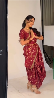 Surbhi Jyoti feet photo thumbnail