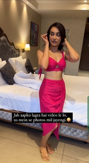 Surbhi Jyoti feet photo thumbnail