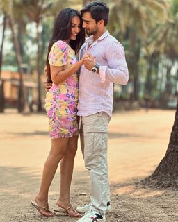 Surbhi Jyoti feet photo thumbnail