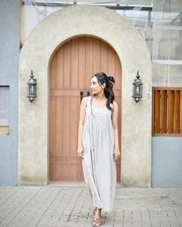 Surbhi Jyoti feet photo thumbnail