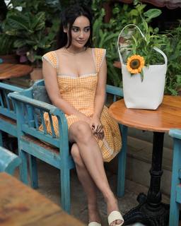 Surbhi Jyoti feet photo thumbnail