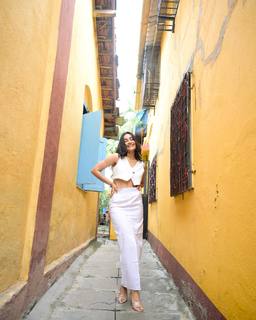 Surbhi Jyoti feet photo thumbnail