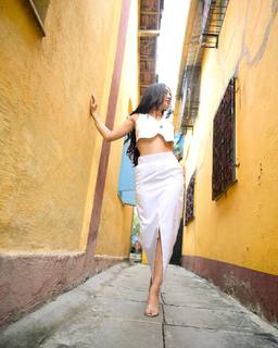 Surbhi Jyoti feet photo thumbnail