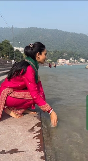 Surbhi Jyoti feet photo thumbnail