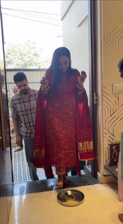 Surbhi Jyoti feet photo thumbnail