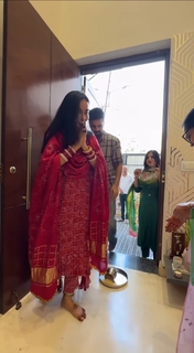 Surbhi Jyoti feet photo thumbnail