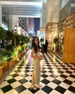 Surbhi Jyoti feet photo thumbnail