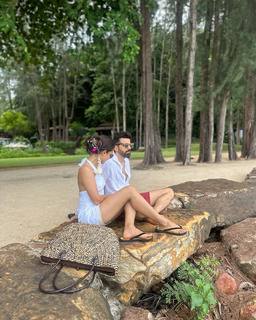 Surbhi Jyoti feet photo thumbnail