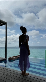 Surbhi Jyoti feet photo thumbnail