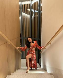 Surbhi Jyoti feet photo thumbnail