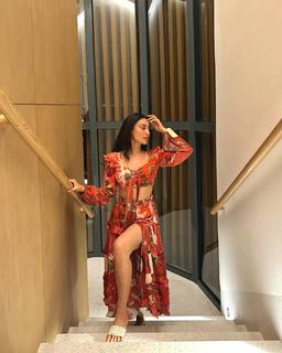 Surbhi Jyoti feet photo thumbnail