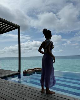 Surbhi Jyoti feet photo thumbnail