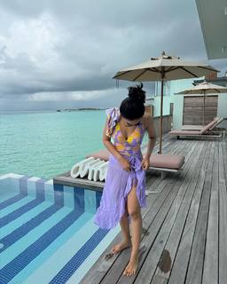 Surbhi Jyoti feet photo thumbnail