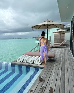 Surbhi Jyoti feet photo thumbnail