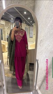 Surbhi Jyoti feet photo thumbnail