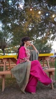 Surbhi Jyoti feet photo thumbnail