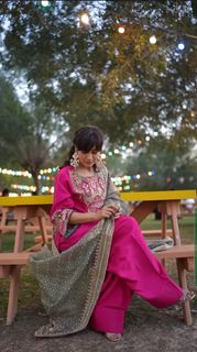 Surbhi Jyoti feet photo thumbnail