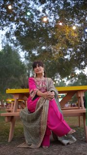 Surbhi Jyoti feet photo thumbnail