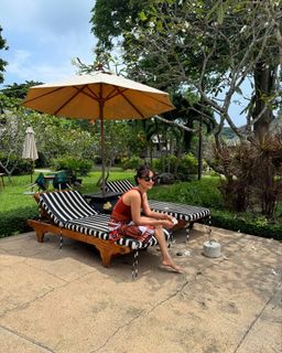 Surbhi Jyoti feet photo thumbnail