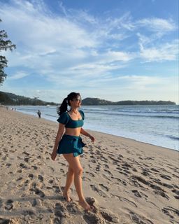 Surbhi Jyoti feet photo thumbnail