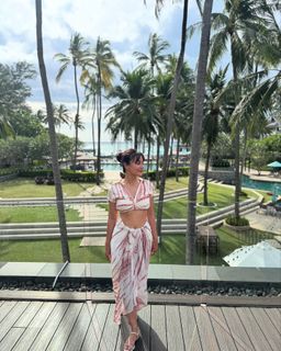 Surbhi Jyoti feet photo thumbnail