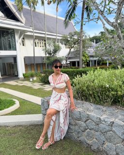 Surbhi Jyoti feet photo thumbnail