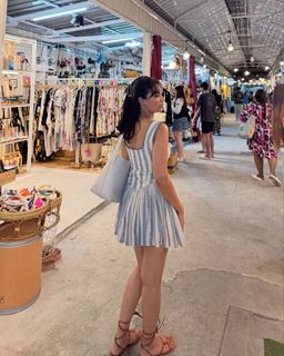 Surbhi Jyoti feet photo thumbnail